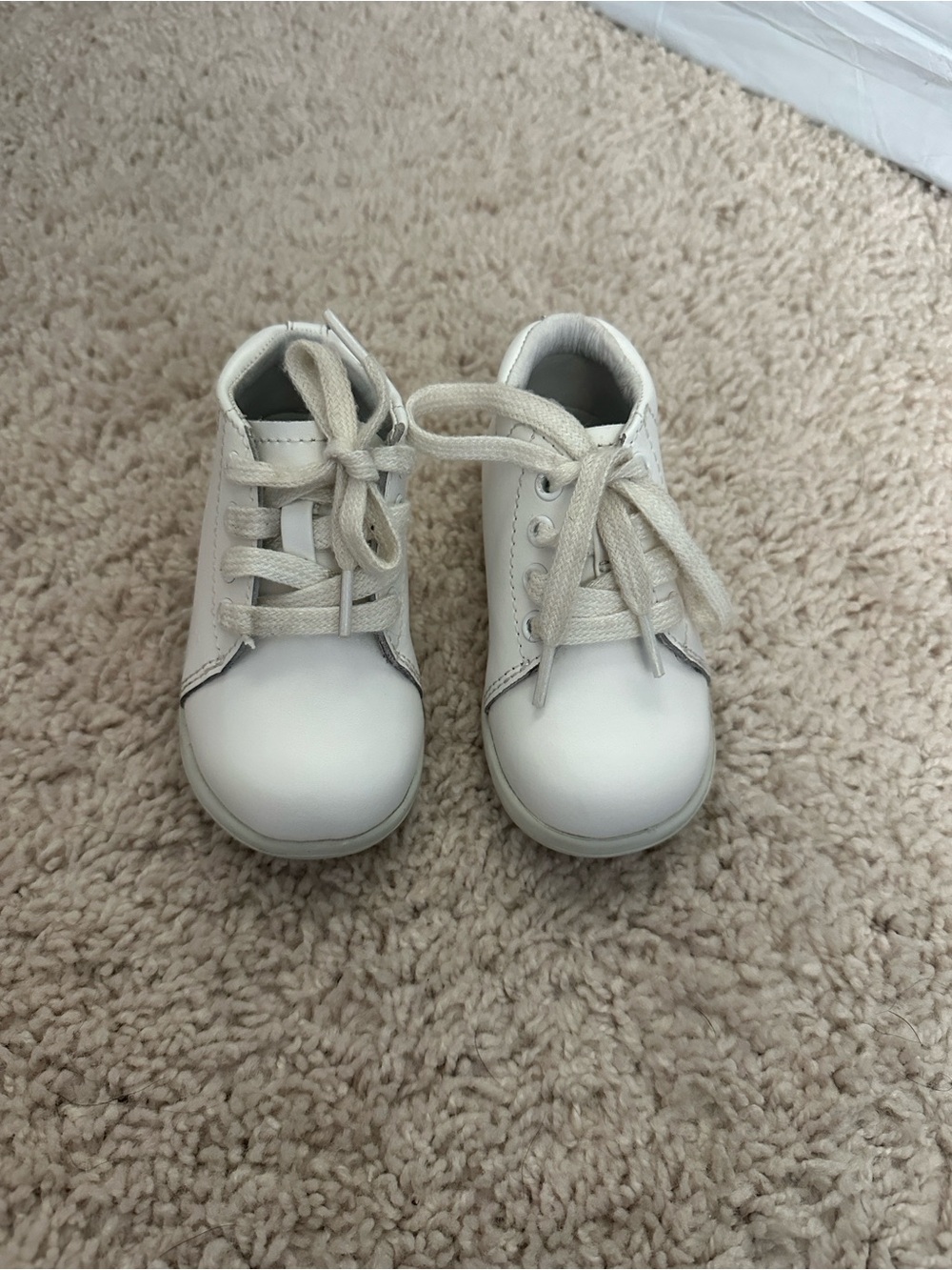 Stride Rite Elliot Boys White Lace-Up Toddler Sneakers